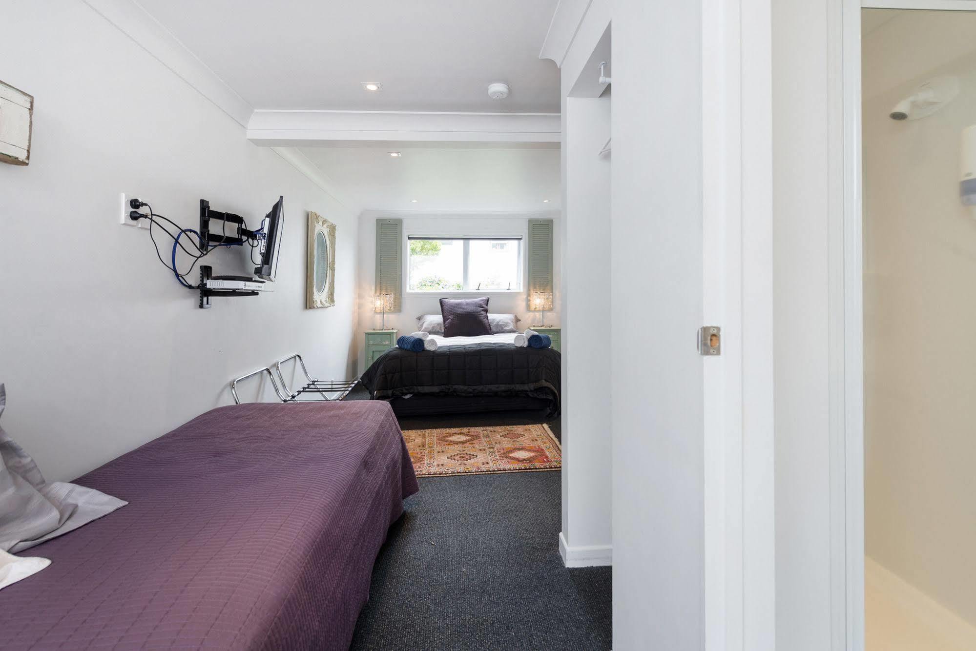 Lakeside City Apartments - Penthouse And Studio ロトルア エクステリア 写真